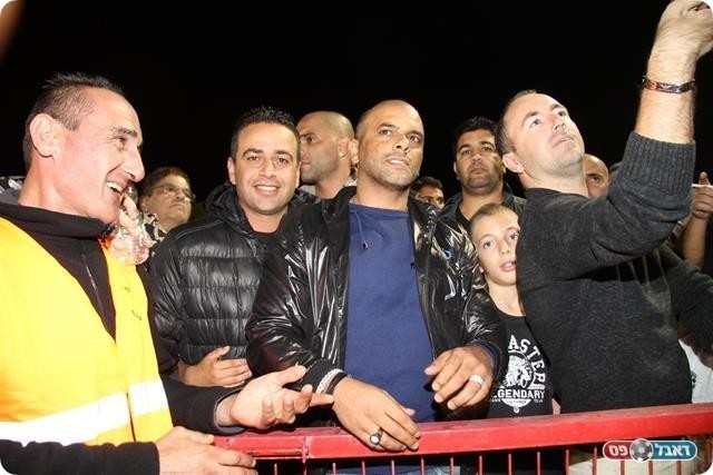 לא עזבת כבר? אייל גולן במרכז. הגיע לצפות (אייל אסרף)